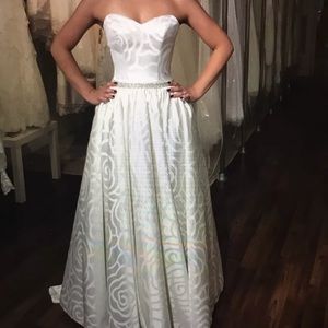 Wedding dress
